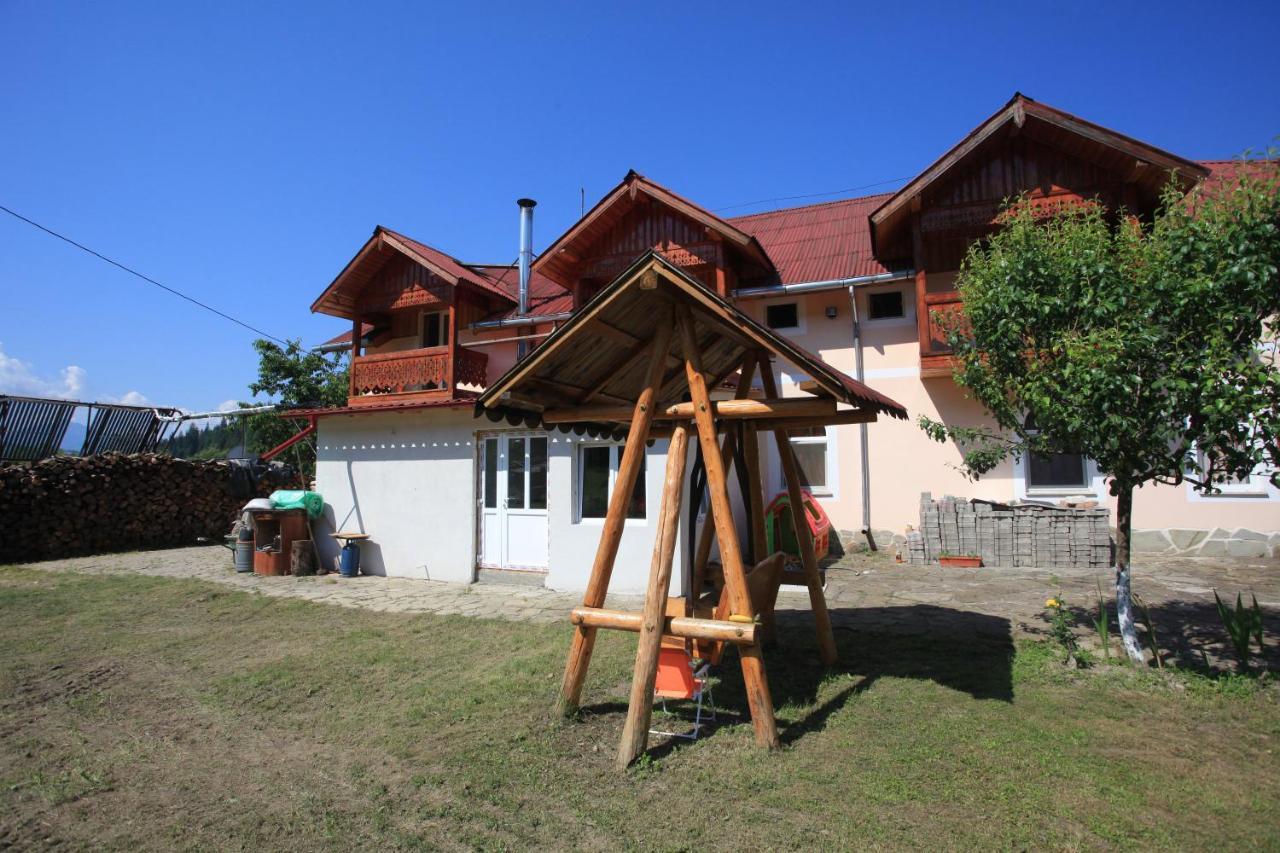Pensiunea Paradiso Poiana Teiului Exterior foto